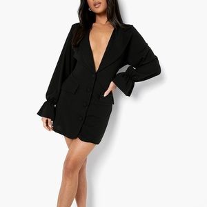 Boohoo Petite Flare Cuff Sleeve Pocket Detail Blazer Dress